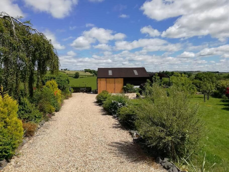 Country Home With Gardens Newtown  Bagian luar foto